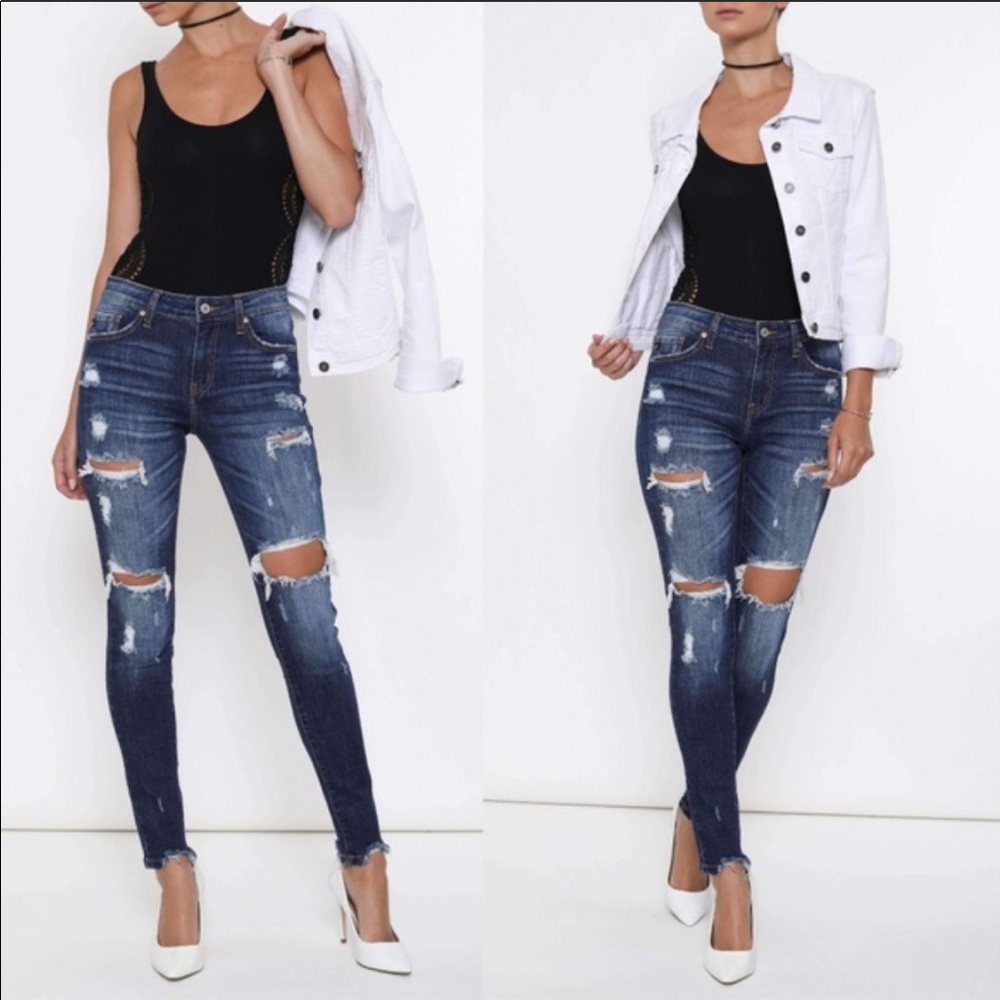 ⭐️⭐️ ⭐️Distressed Skinnies - Picture 2 of 3